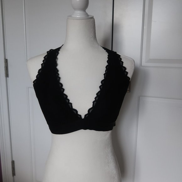 Victoria's Secret Other - VICTORIA'S SECRET BLACK LACE HALTER BRALETTE